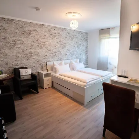 Otel Piepers Garni 3*